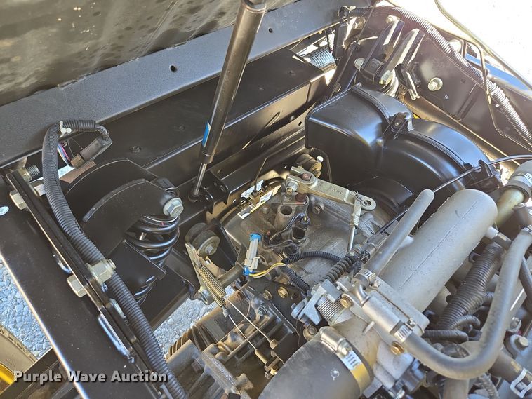 image for item DW2501 2013 John Deere 825 utility vehicle