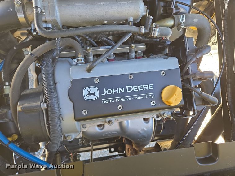 image for item DW2501 2013 John Deere 825 utility vehicle