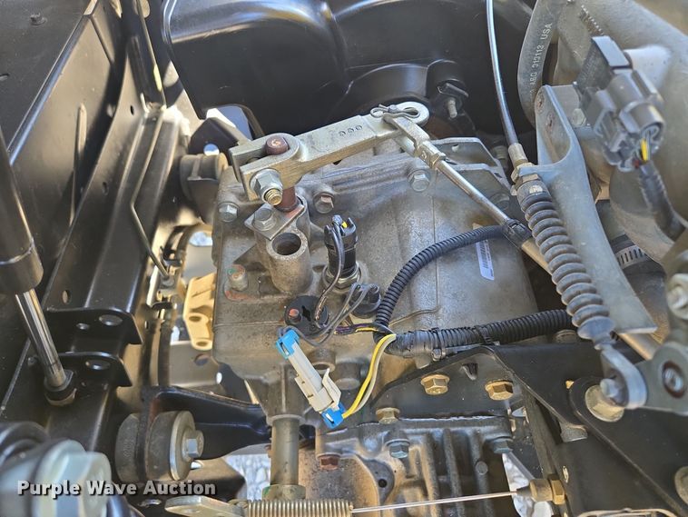 image for item DW2501 2013 John Deere 825 utility vehicle