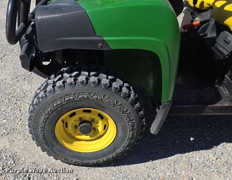 image for item DW2501 2013 John Deere 825 utility vehicle