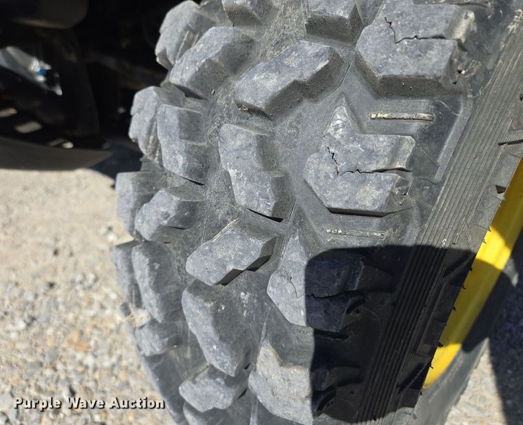 image for item DW2501 2013 John Deere 825 utility vehicle