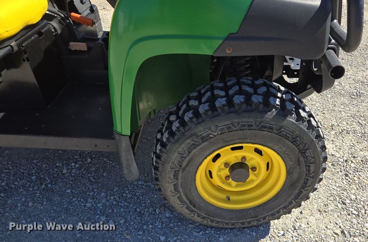 image for item DW2501 2013 John Deere 825 utility vehicle