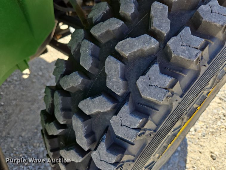 image for item DW2501 2013 John Deere 825 utility vehicle