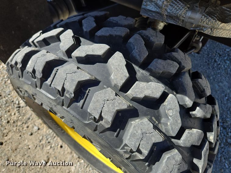 image for item DW2501 2013 John Deere 825 utility vehicle