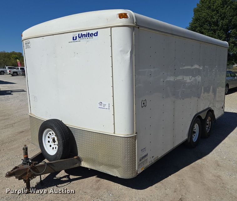 image for item DW2502 2008 United Expressline enclosed cargo trailer