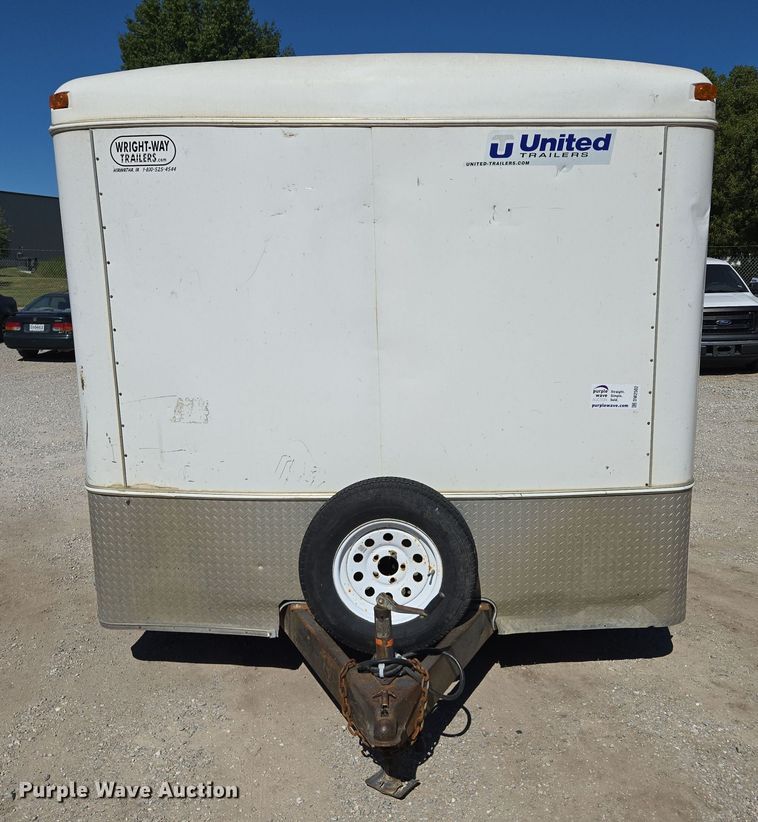 image for item DW2502 2008 United Expressline enclosed cargo trailer