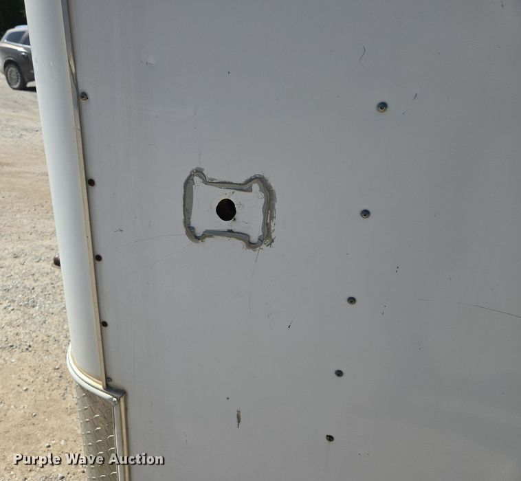 image for item DW2502 2008 United Expressline enclosed cargo trailer