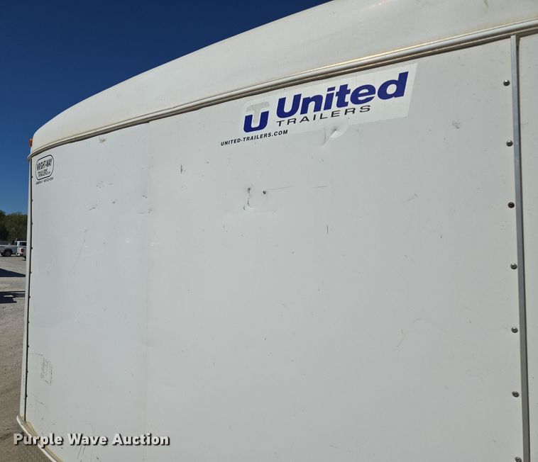 image for item DW2502 2008 United Expressline enclosed cargo trailer