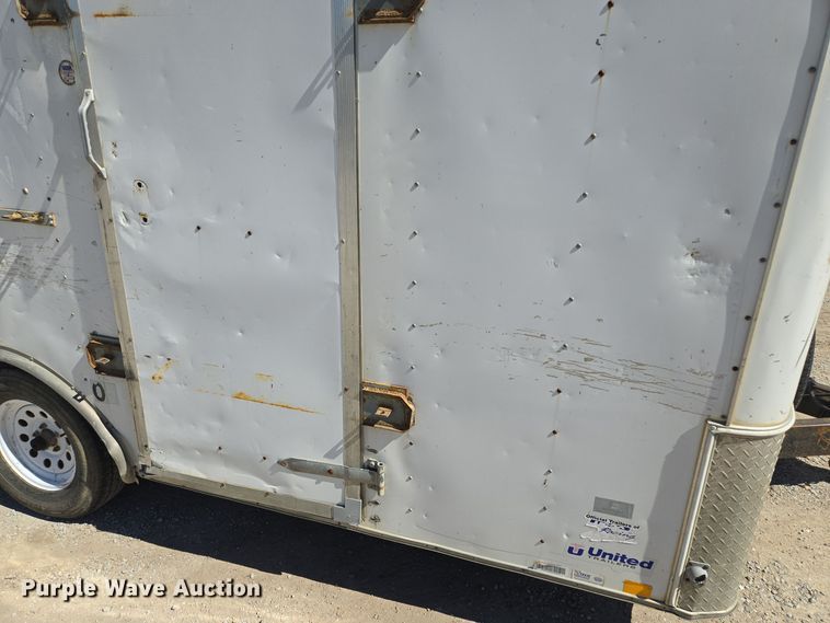 image for item DW2502 2008 United Expressline enclosed cargo trailer