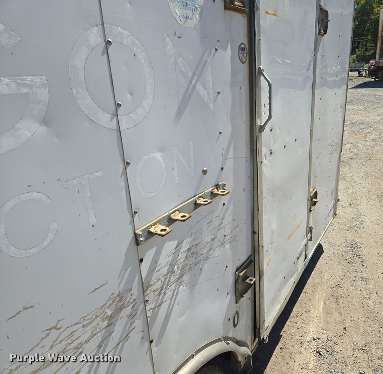 image for item DW2502 2008 United Expressline enclosed cargo trailer