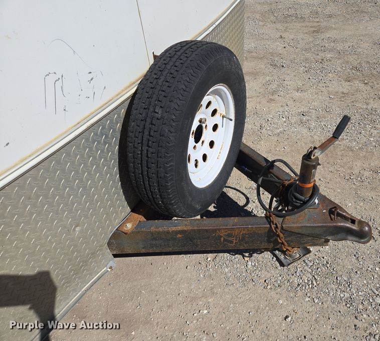 image for item DW2502 2008 United Expressline enclosed cargo trailer