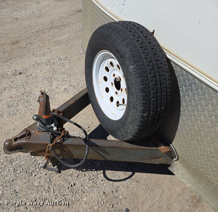 image for item DW2502 2008 United Expressline enclosed cargo trailer