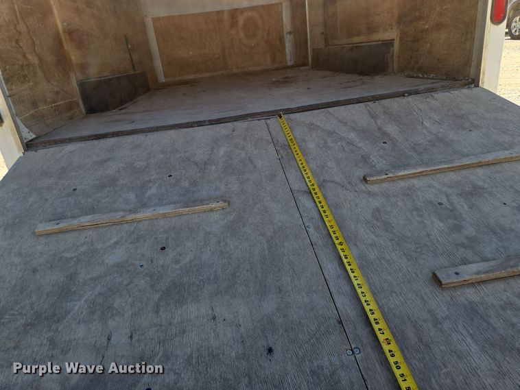 image for item DW2502 2008 United Expressline enclosed cargo trailer