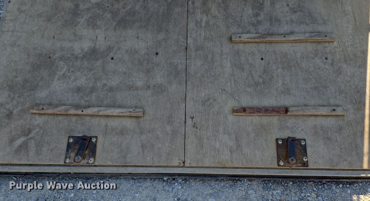 image for item DW2502 2008 United Expressline enclosed cargo trailer