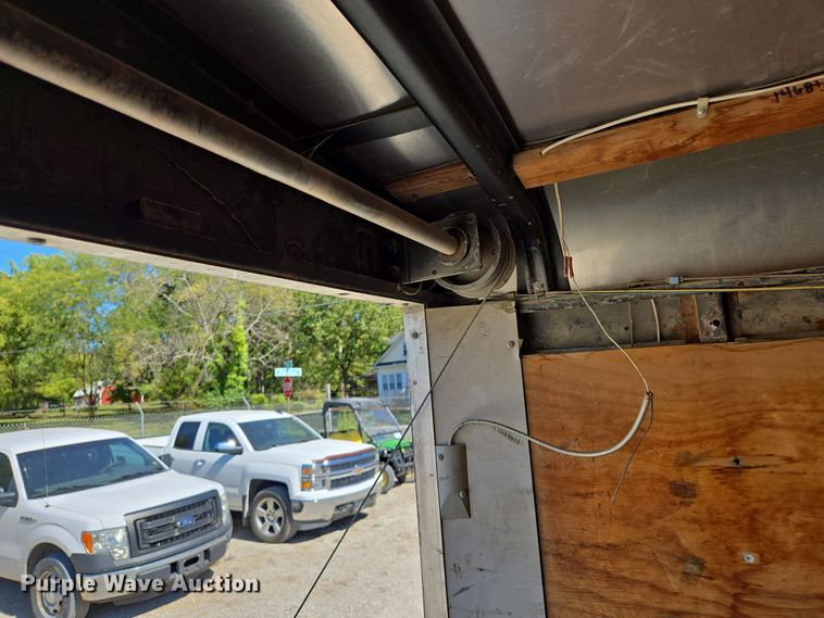 image for item DW2502 2008 United Expressline enclosed cargo trailer