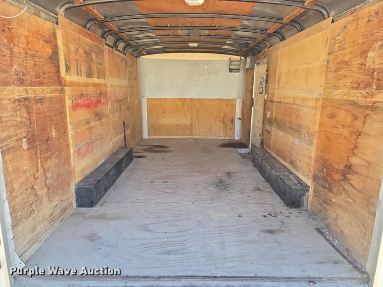 image for item DW2502 2008 United Expressline enclosed cargo trailer