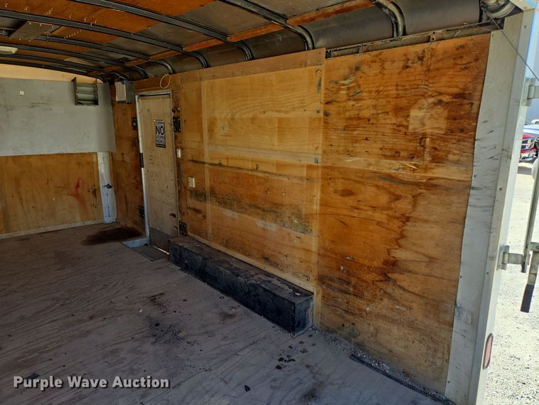 image for item DW2502 2008 United Expressline enclosed cargo trailer