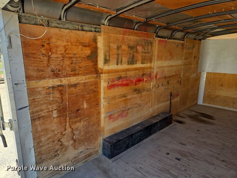 image for item DW2502 2008 United Expressline enclosed cargo trailer