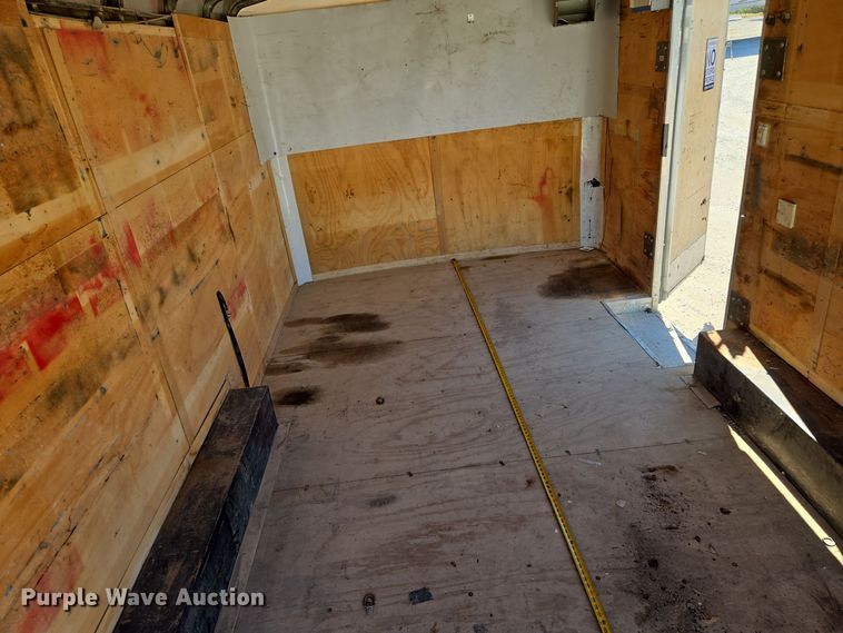 image for item DW2502 2008 United Expressline enclosed cargo trailer