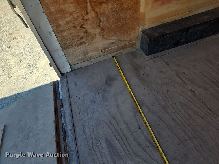 image for item DW2502 2008 United Expressline enclosed cargo trailer