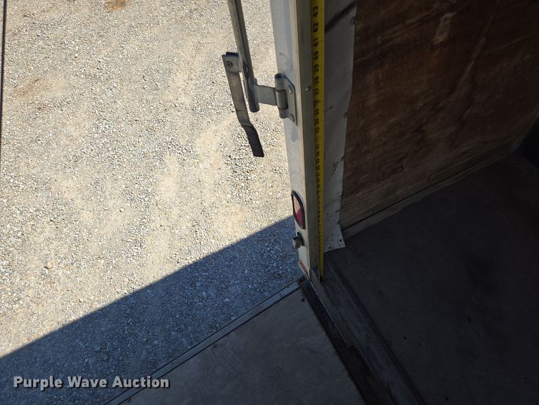 image for item DW2502 2008 United Expressline enclosed cargo trailer