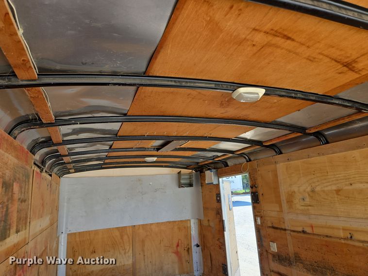 image for item DW2502 2008 United Expressline enclosed cargo trailer