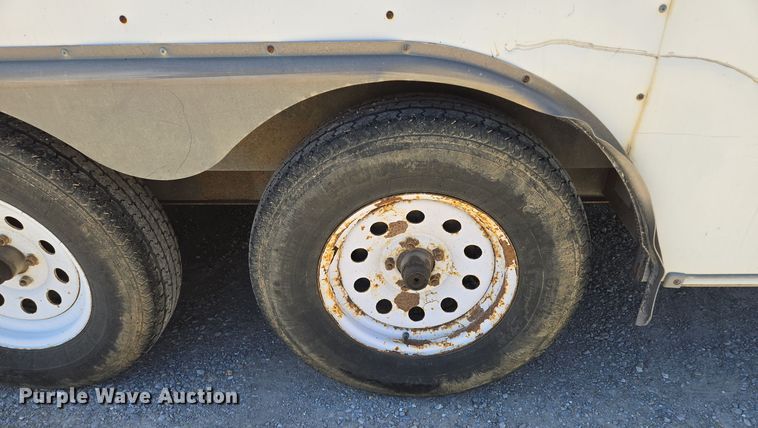 image for item DW2502 2008 United Expressline enclosed cargo trailer