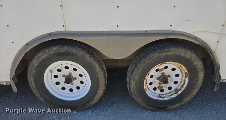 image for item DW2502 2008 United Expressline enclosed cargo trailer