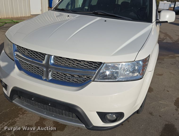image for item DW3850 2011 Dodge Journey R/T SUV