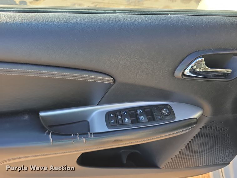 image for item DW3850 2011 Dodge Journey R/T SUV