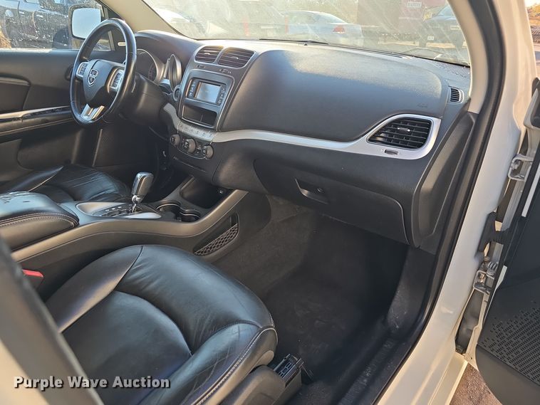 image for item DW3850 2011 Dodge Journey R/T SUV