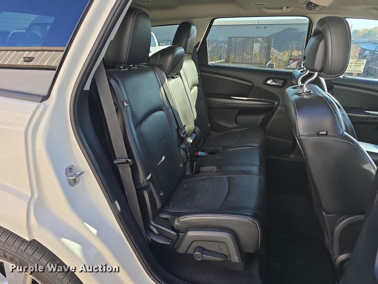 image for item DW3850 2011 Dodge Journey R/T SUV