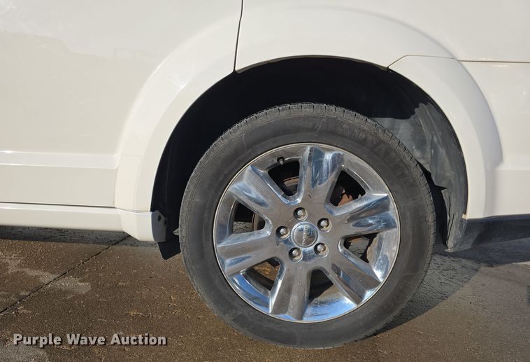 image for item DW3850 2011 Dodge Journey R/T SUV