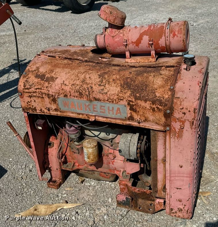 image for item DX1438 Waukesha VR6155U engine