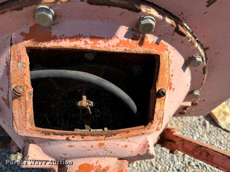 image for item DX1438 Waukesha VR6155U engine