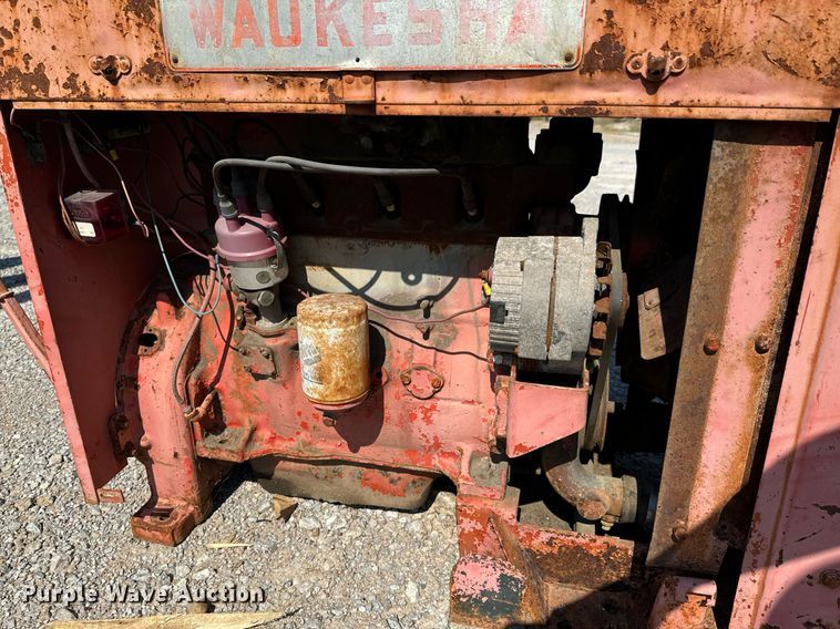 image for item DX1438 Waukesha VR6155U engine