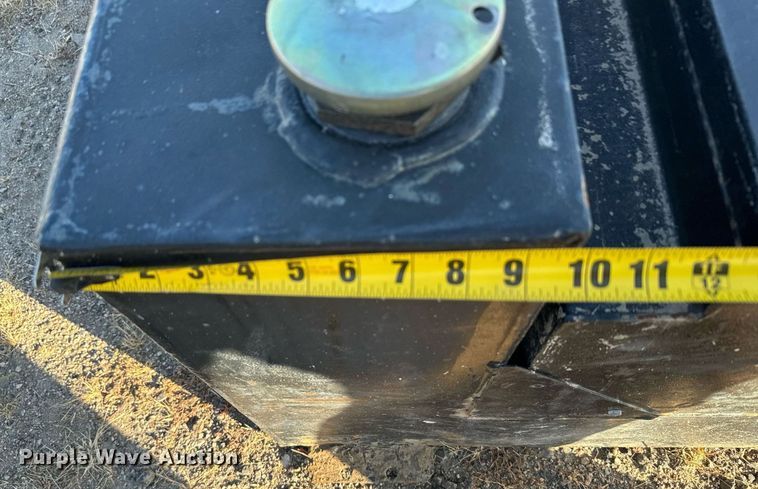 image for item DX3714 L-shaped auxiliary fuel tank 