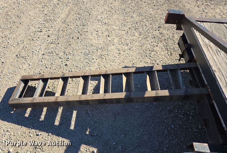 image for item EE7846 1997 Eagle utility trailer