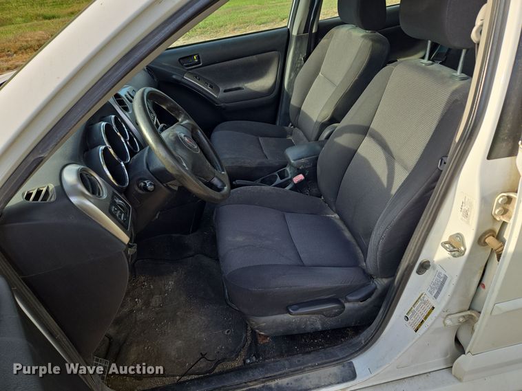 image for item EE8609 2007 Pontiac  Vibe  SUV