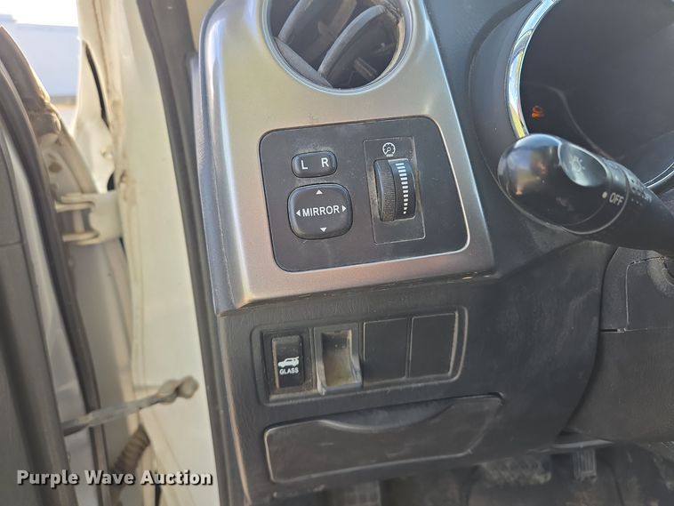 image for item EE8609 2007 Pontiac  Vibe  SUV