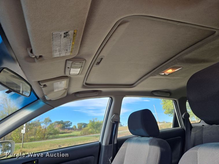 image for item EE8609 2007 Pontiac  Vibe  SUV