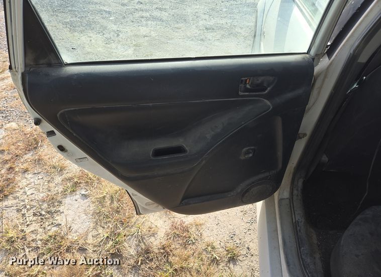 image for item EE8609 2007 Pontiac  Vibe  SUV