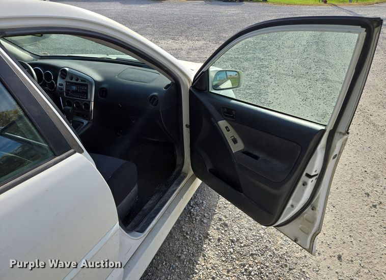 image for item EE8609 2007 Pontiac  Vibe  SUV