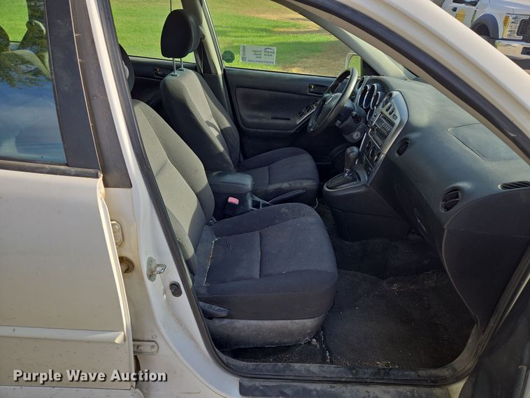 image for item EE8609 2007 Pontiac  Vibe  SUV