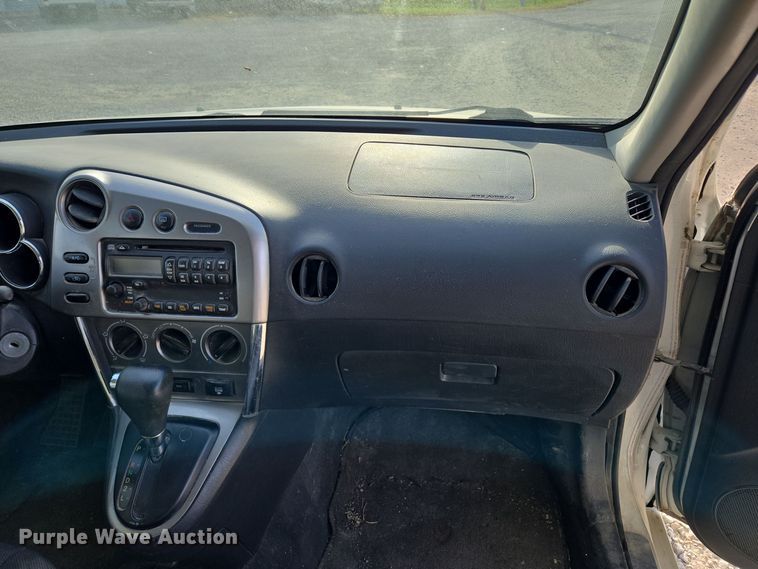 image for item EE8609 2007 Pontiac  Vibe  SUV