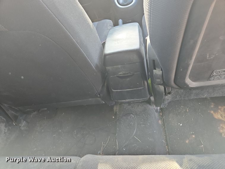 image for item EE8609 2007 Pontiac  Vibe  SUV