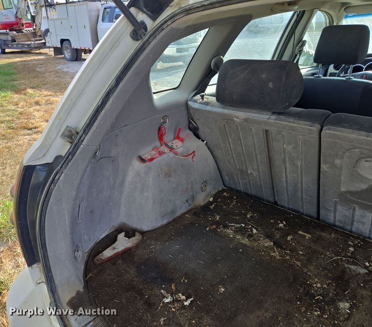 image for item EE8609 2007 Pontiac  Vibe  SUV