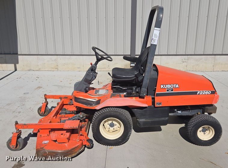 image for item EE8622 Kubota  F2260 lawn mower