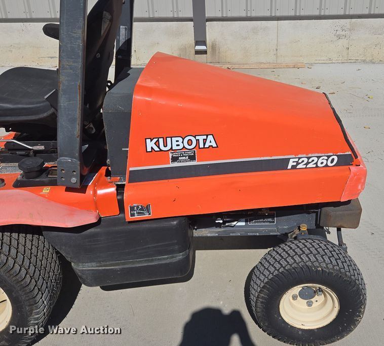 image for item EE8622 Kubota  F2260 lawn mower