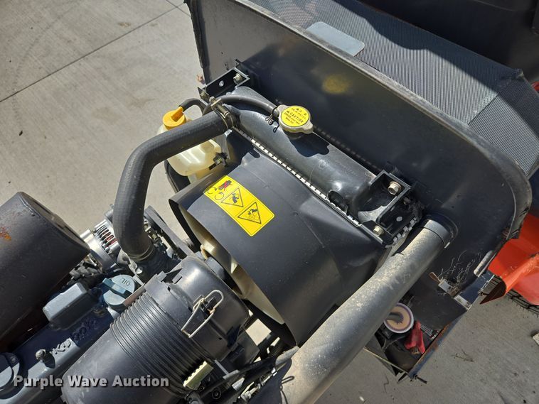 image for item EE8622 Kubota  F2260 lawn mower